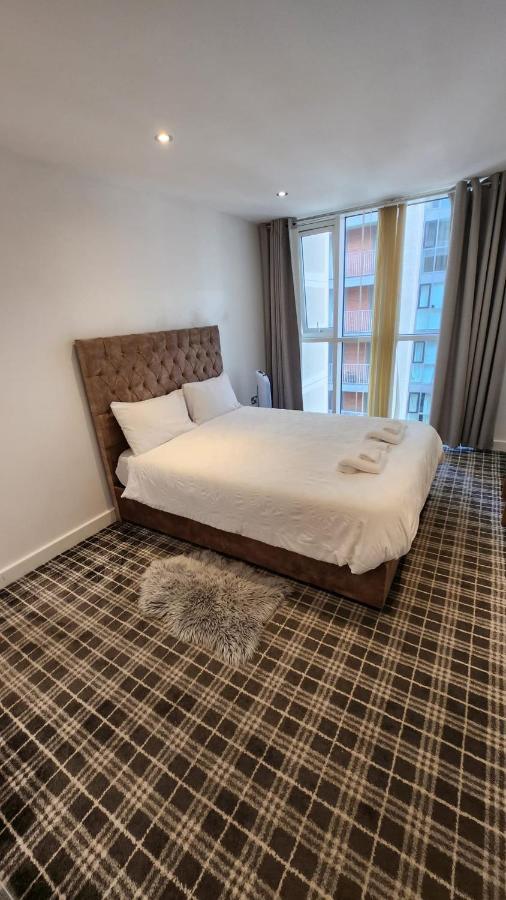 Luxury 2 Bed Apartment Excel Лондон Екстер'єр фото