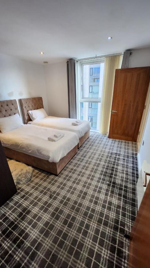 Luxury 2 Bed Apartment Excel Лондон Екстер'єр фото